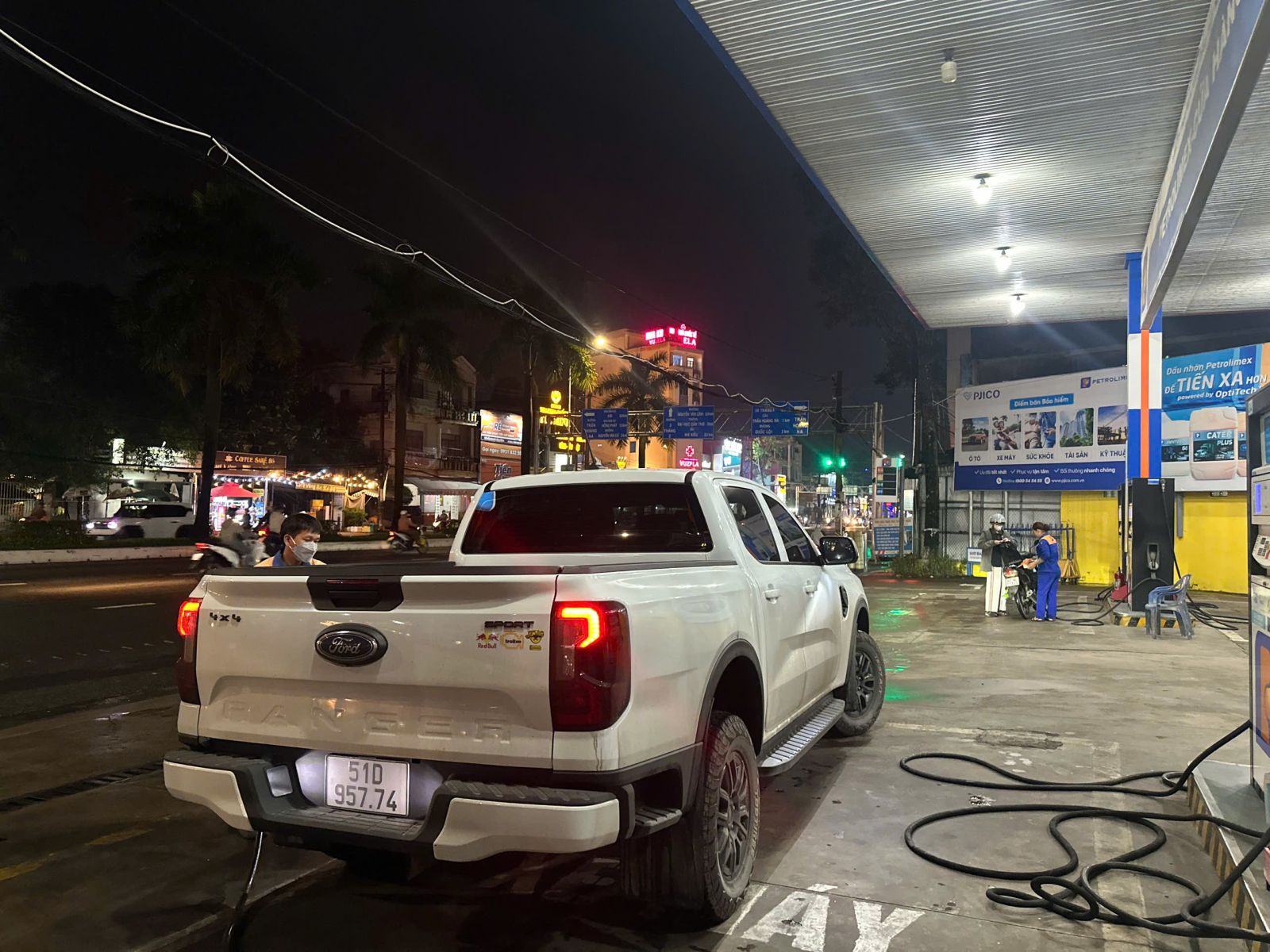 Thuê xe bán tải Ford Ranger giá rẻ tại quận 7