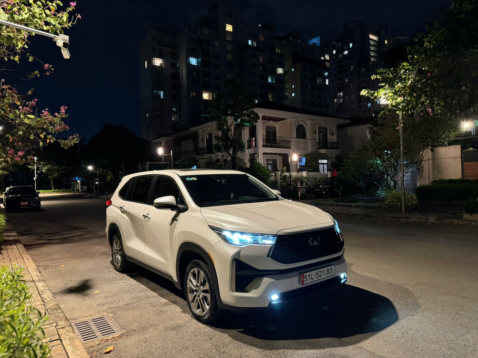 Innova Hybrid cho thuê tự lái tại PrimeCarVN
