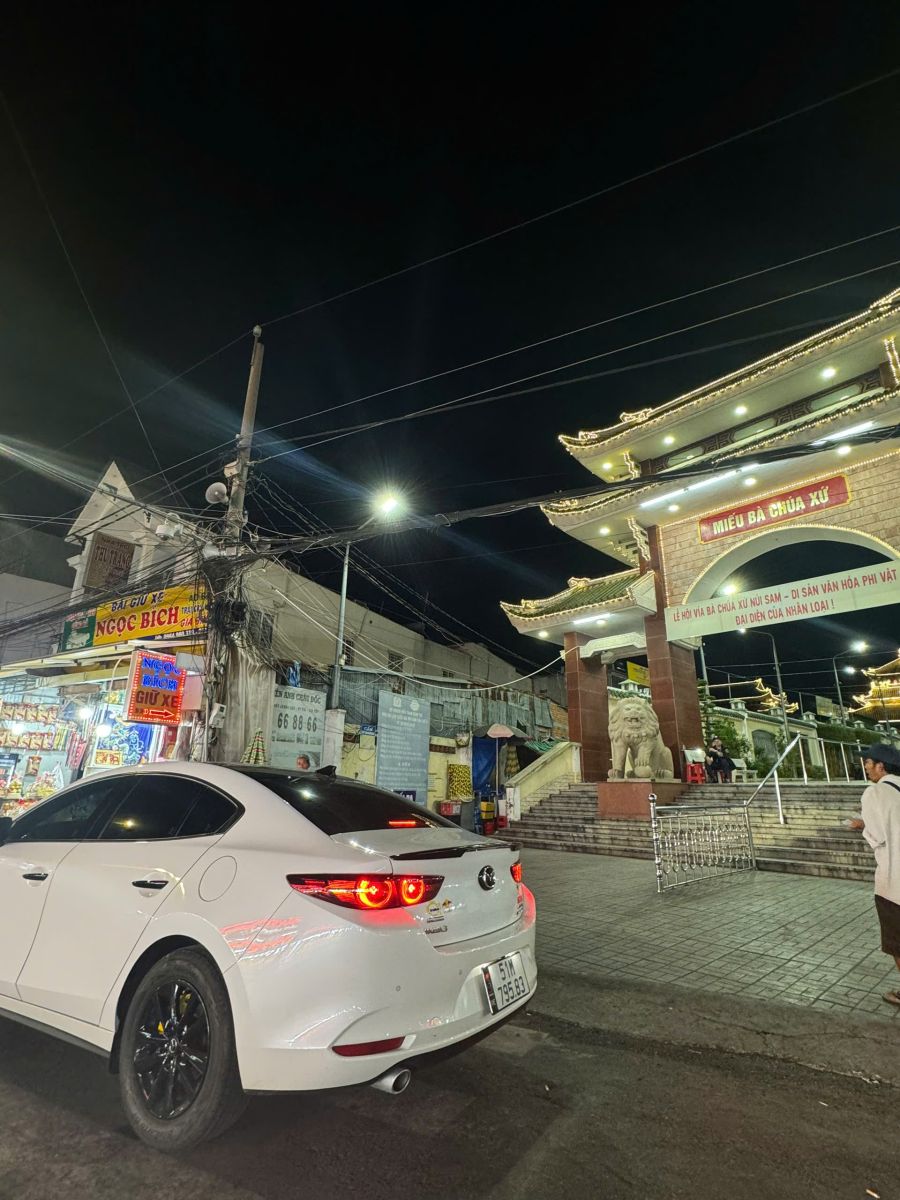 cho thuê xe 4 chỗ ở Sài Gòn giá rẻ